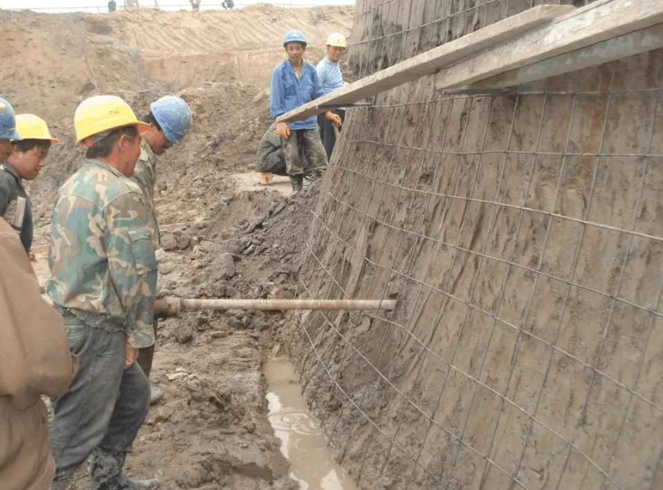 荆州常见基坑支护开挖事故的原因分析与处理方法